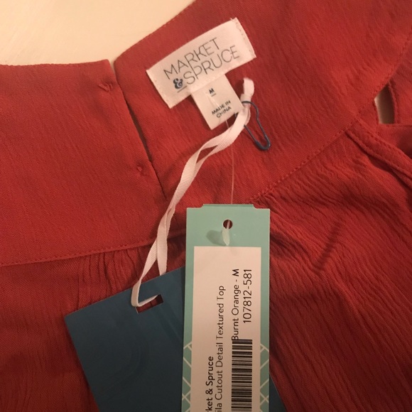 Market & Spruce Penila Cutout Textured top - Picture 3 of 6